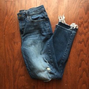 Universal thread distressed jeans